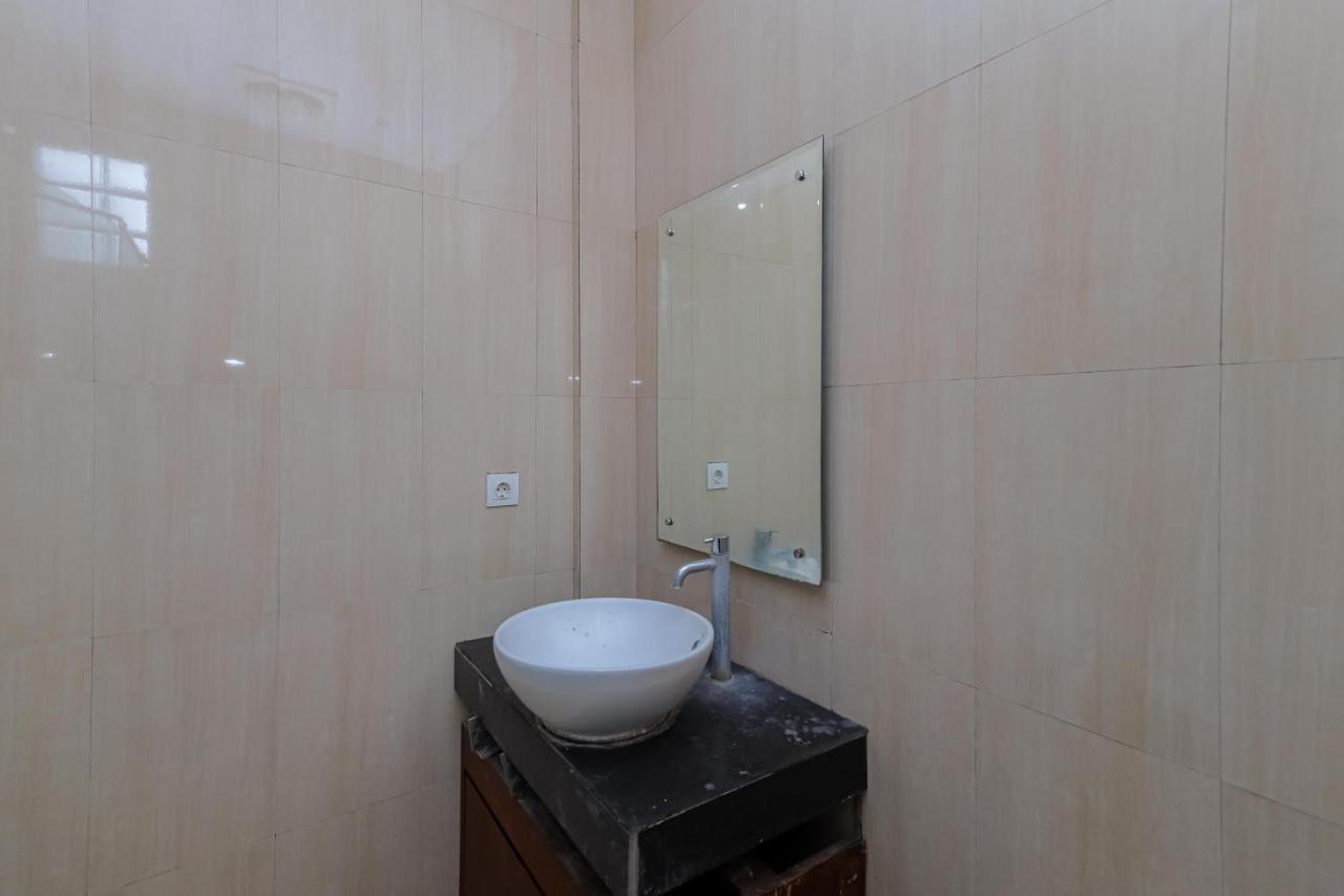 Urbanview Hotel Wg Jimbaran Bali Ungasan  Exterior photo