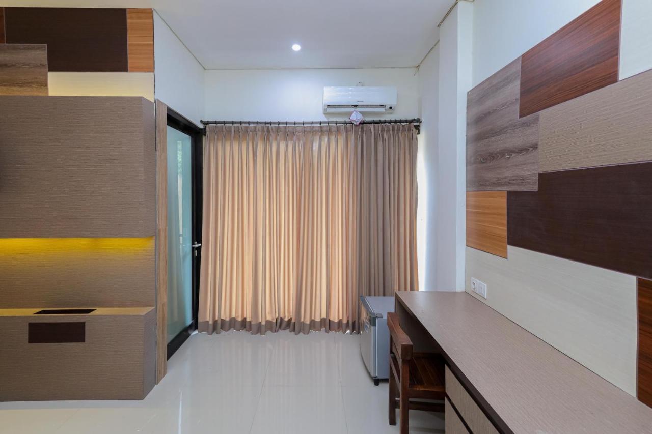 Urbanview Hotel Wg Jimbaran Bali Ungasan  Exterior photo
