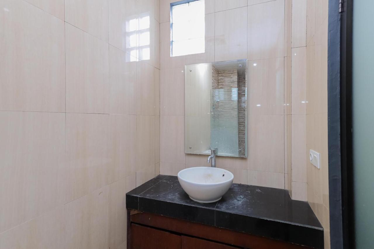 Urbanview Hotel Wg Jimbaran Bali Ungasan  Exterior photo